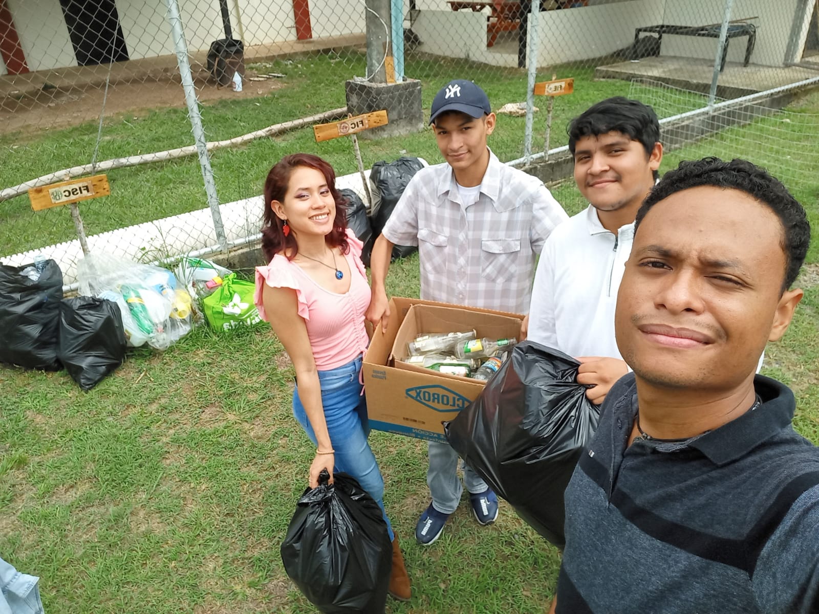 Participantes de Mi Facultad Recicla, Centro Regional de Veraguas