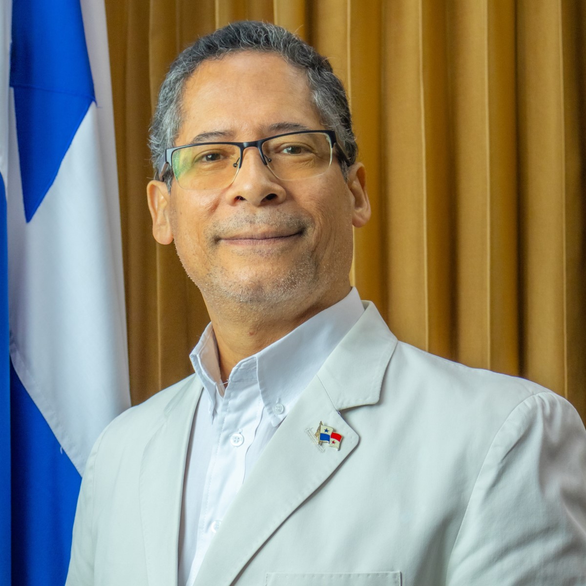 Dr. Evgeni Cruz